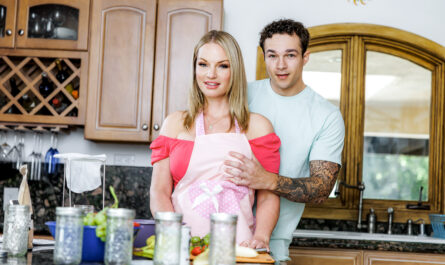 Rachael Cavalli - The Jelly Wizard: Freeuse Stepmom Goes Viral! ## FREE USE MILF